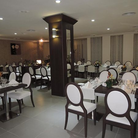 Benin Royal Hotel Котону Экстерьер фото