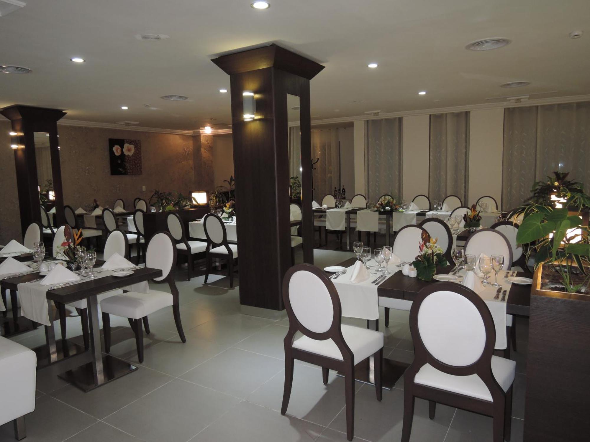 Benin Royal Hotel Котону Экстерьер фото