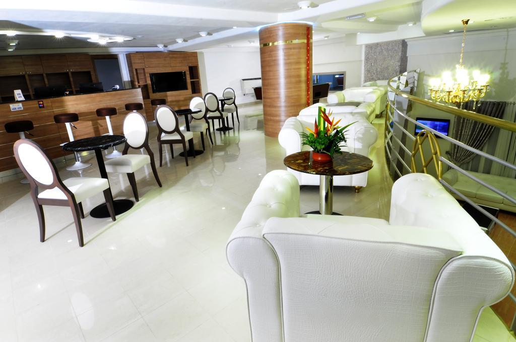 Benin Royal Hotel Котону Экстерьер фото