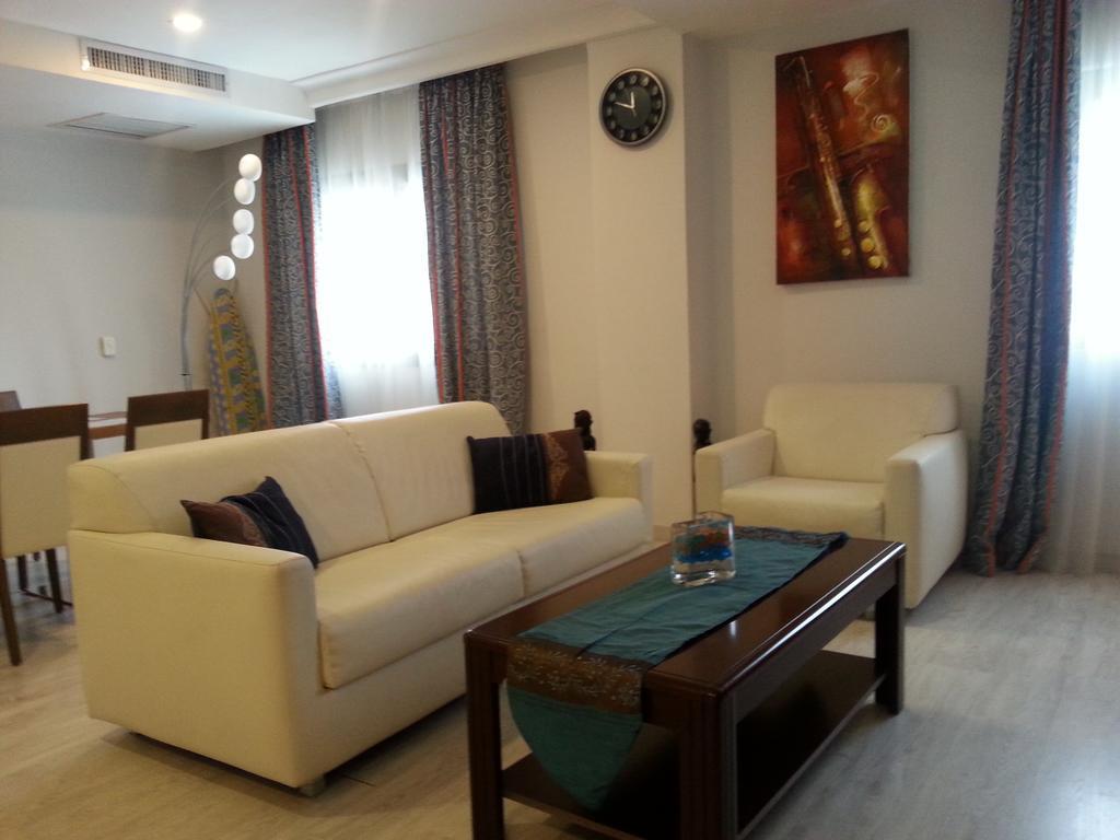 Benin Royal Hotel Котону Экстерьер фото