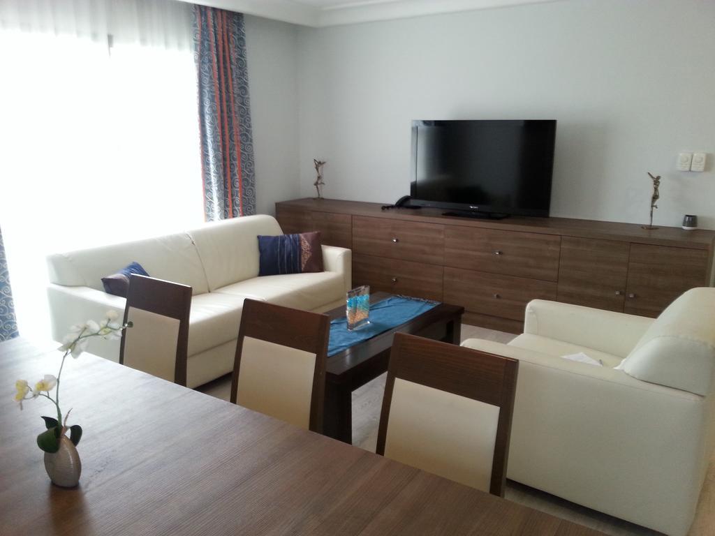 Benin Royal Hotel Котону Экстерьер фото
