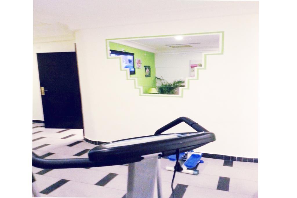 Benin Royal Hotel Котону Экстерьер фото
