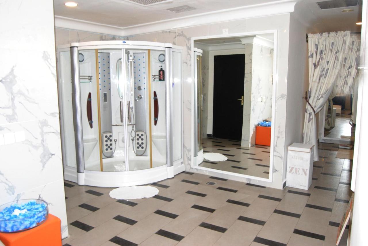 Benin Royal Hotel Котону Экстерьер фото