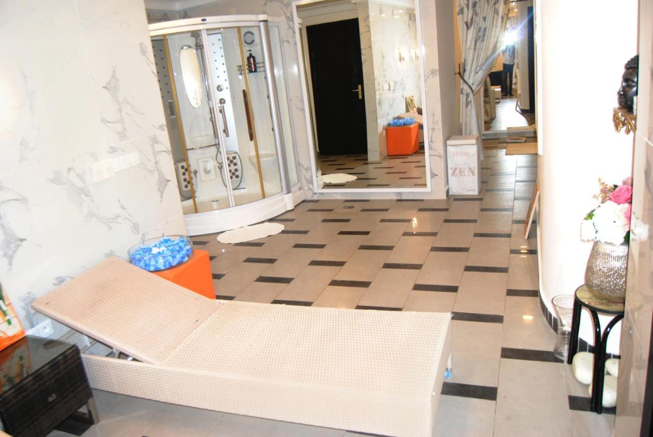 Benin Royal Hotel Котону Экстерьер фото